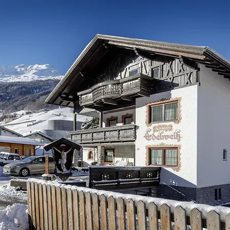 Bed & Breakfast Pension garni Edelweiss Solden
