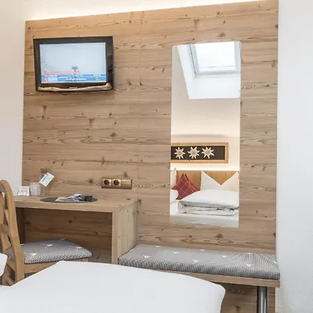 Bed & Breakfast Pension garni Edelweiss 3*