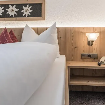 Bed & Breakfast Pension garni Edelweiss