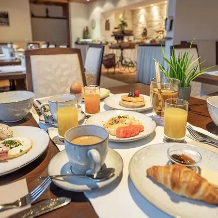 Bed & Breakfast Pension garni Edelweiss