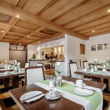 Bed & Breakfast Pension garni Edelweiss Solden