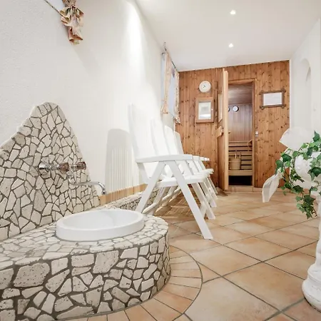 Pension garni Edelweiss Bed & Breakfast 3*
