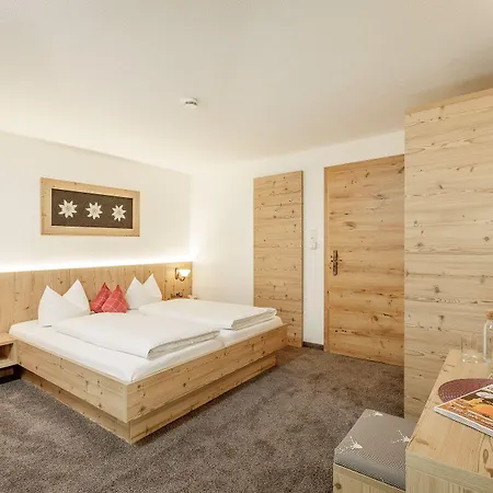 فندق مبيت وإفطار Edelweiss Echt-charmant سولدن