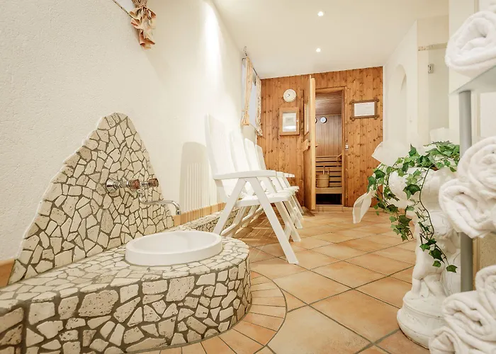 Edelweiss Frühstückspension 3*