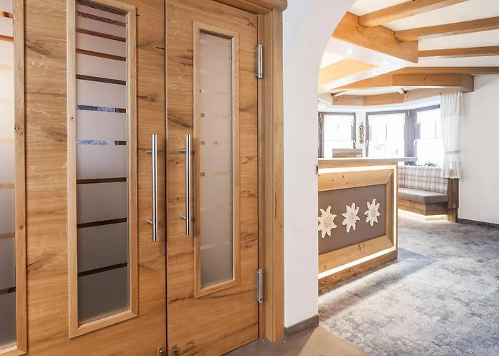 Edelweiss Frühstückspension 3*